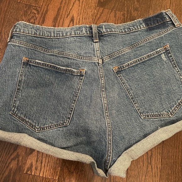 Abercrombie High Rise Mom Denim Shorts - Picture 4 of 4